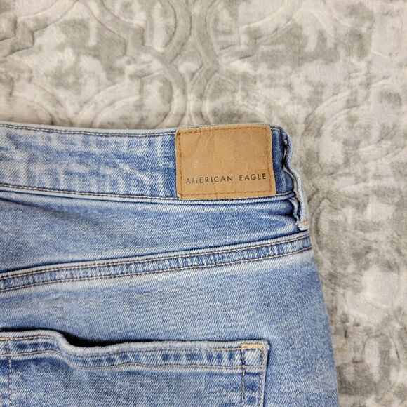 American Eagle Jeans Womens 4 Blue Mom Jean Denim Distressed Light Wash - Picture 7 of 16
